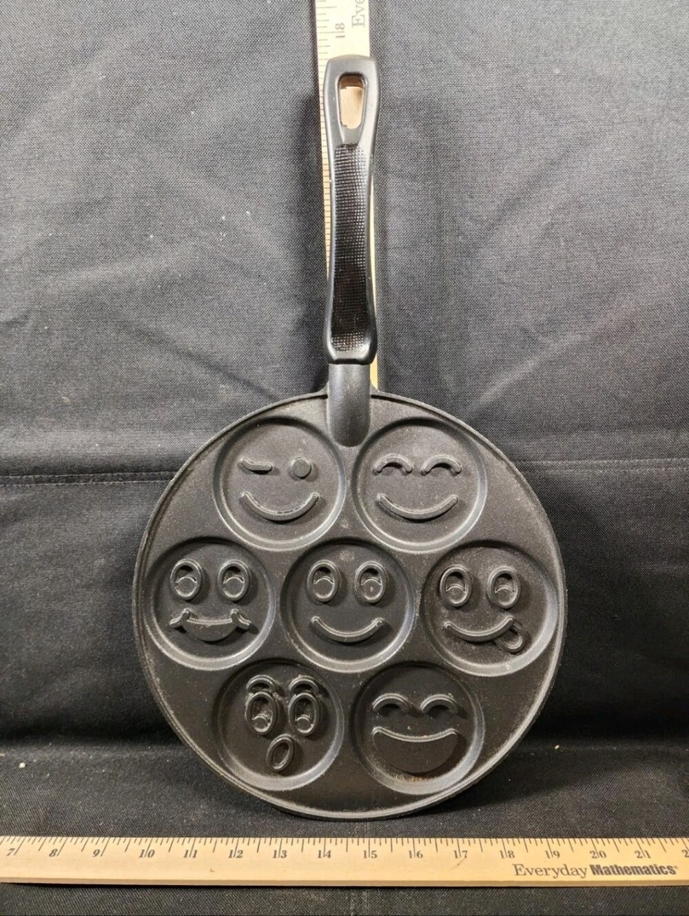 Nordic Ware Smiley Face Pancake Frying Pan Used Great Shape Ready2Use